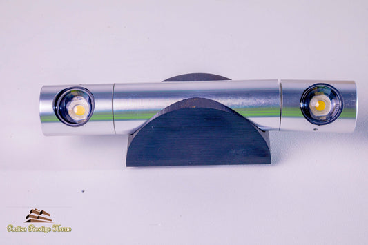 Two heads wall light